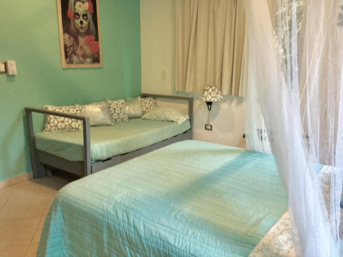 Esquina De La Felicidad De Playacar Bed & Breakfast ปลายาเดลการ์เมน ภายนอก รูปภาพ