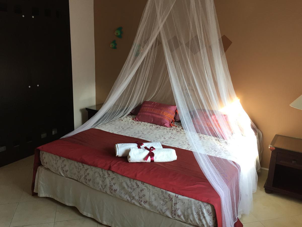 Esquina De La Felicidad De Playacar Bed & Breakfast ปลายาเดลการ์เมน ภายนอก รูปภาพ