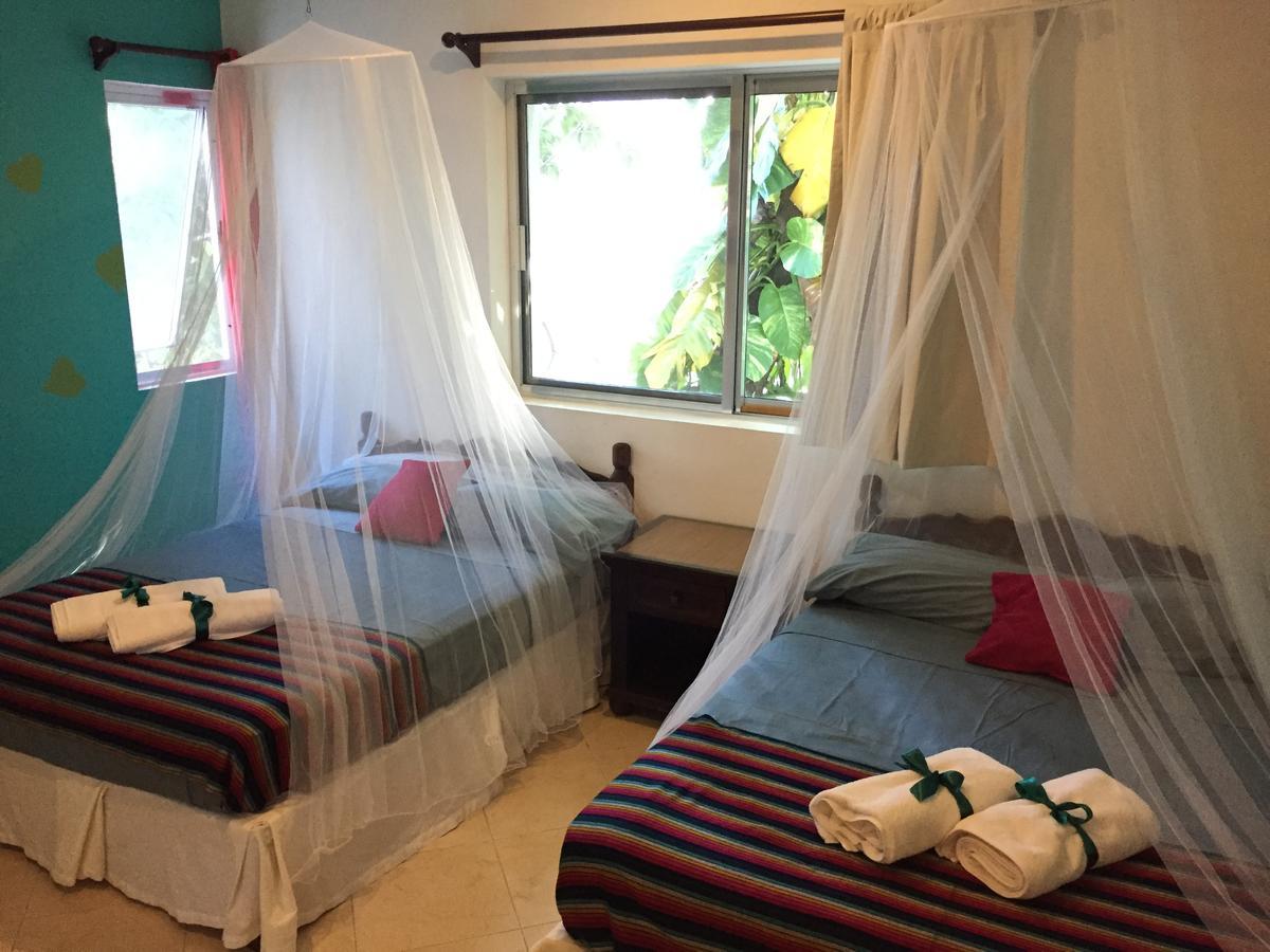 Esquina De La Felicidad De Playacar Bed & Breakfast ปลายาเดลการ์เมน ภายนอก รูปภาพ